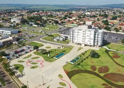 Aparecida de Goiânia avalia crédito do Banco Andino para investir em parques