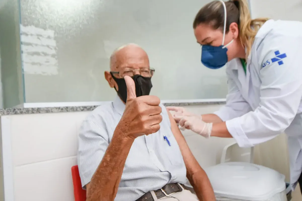 Pneumo 20 chega ao SUS para pessoas com 85 anos ou mais