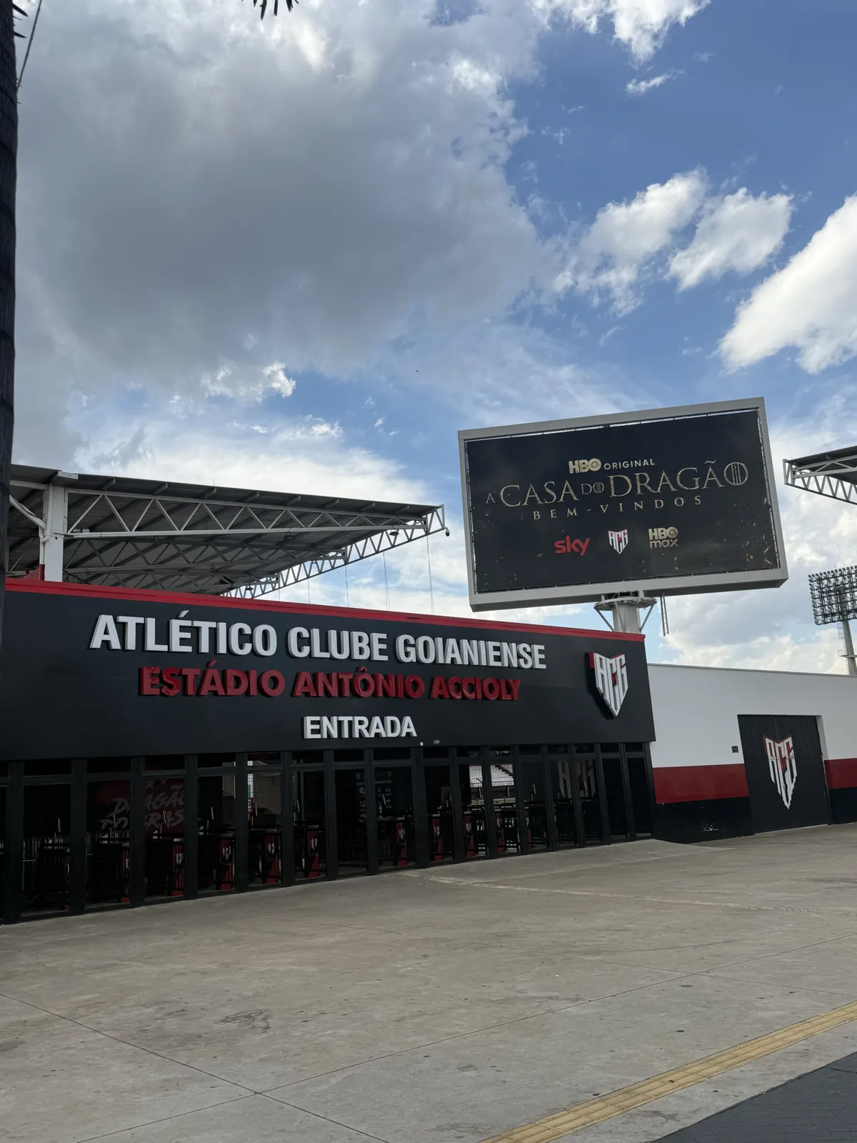 Antônio Accioly completa 79 anos como símbolo do Atlético Goianiense