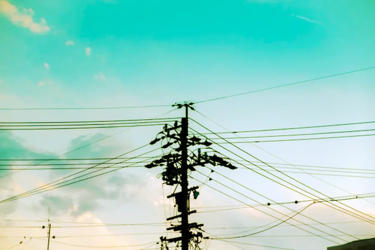 Falhas de energia voltam a atingir quarteirão no Setor Bueno, em Goiânia