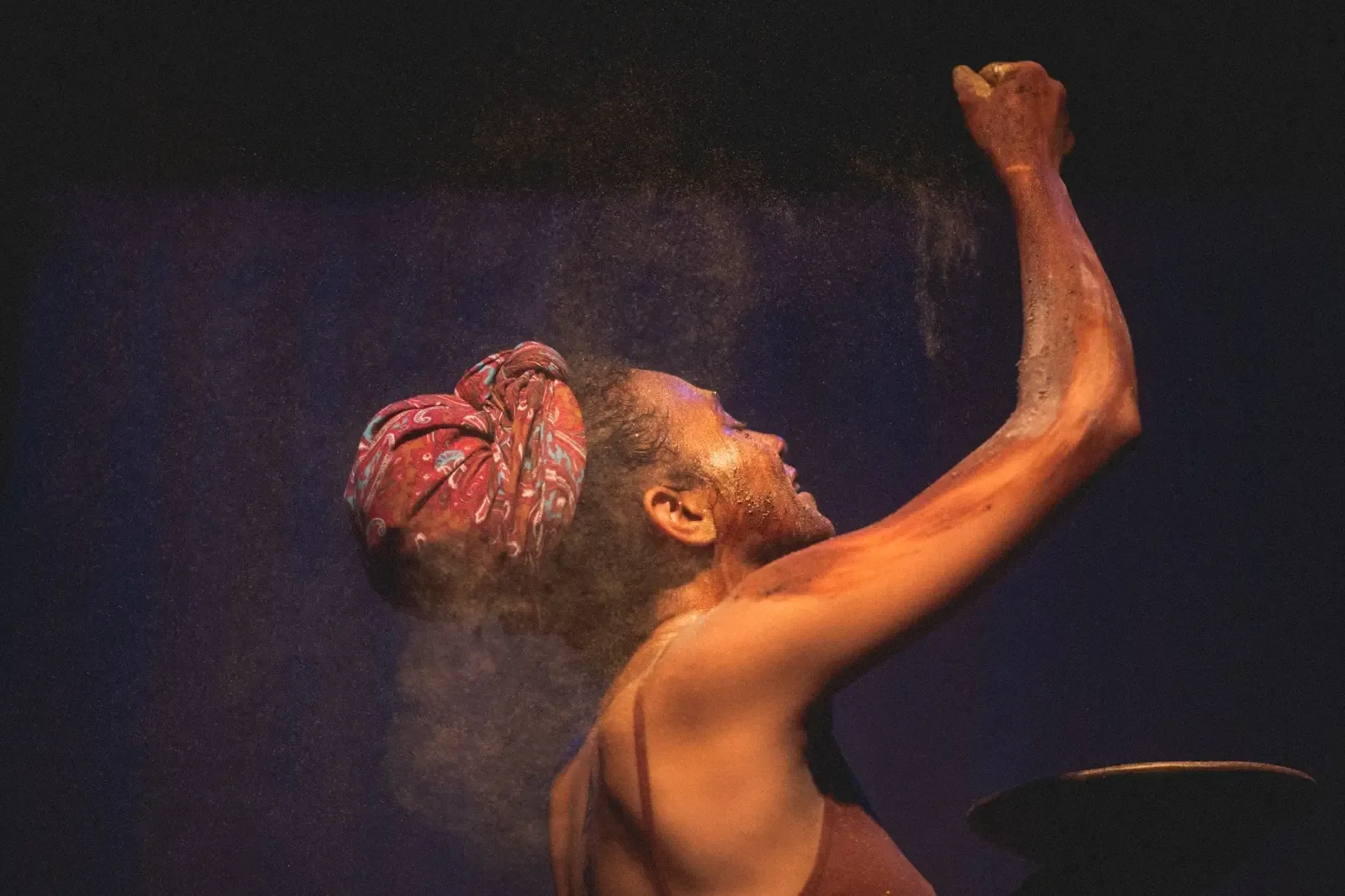 Mostra em Goiânia reúne teatro, circo, dança e música produzidos por mulheres