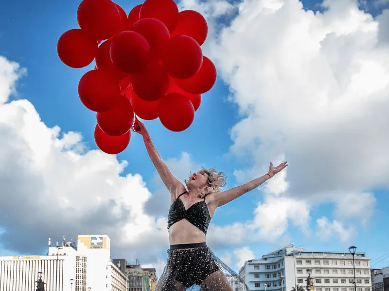 Rua da Imperatriz recebe exposição a céu aberto de Rogério Alves