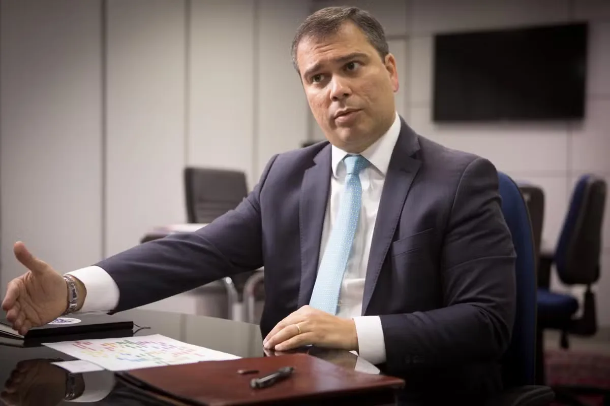 PF apreende armas, munições e eletrônicos na prisão de ex-CEO do BRB