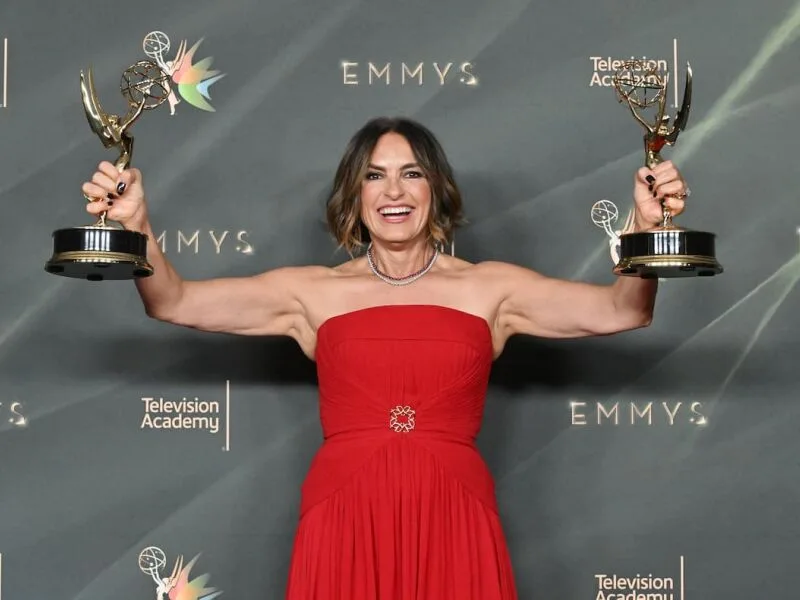 Emmy 2026 premia Mariska Hargitay e Octavia Spencer na primeira noite