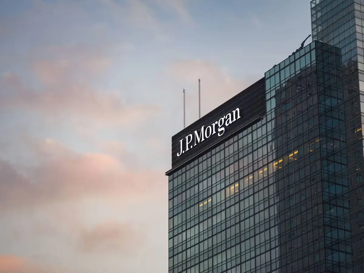 SEC censura J.P. Morgan por falha na supervisão de operador nos EUA