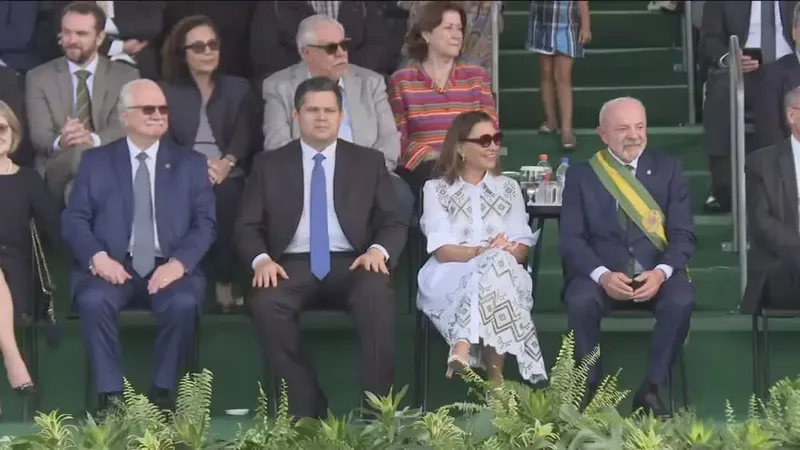 Desfile de 7 de Setembro reúne chefes dos Três Poderes em Brasília