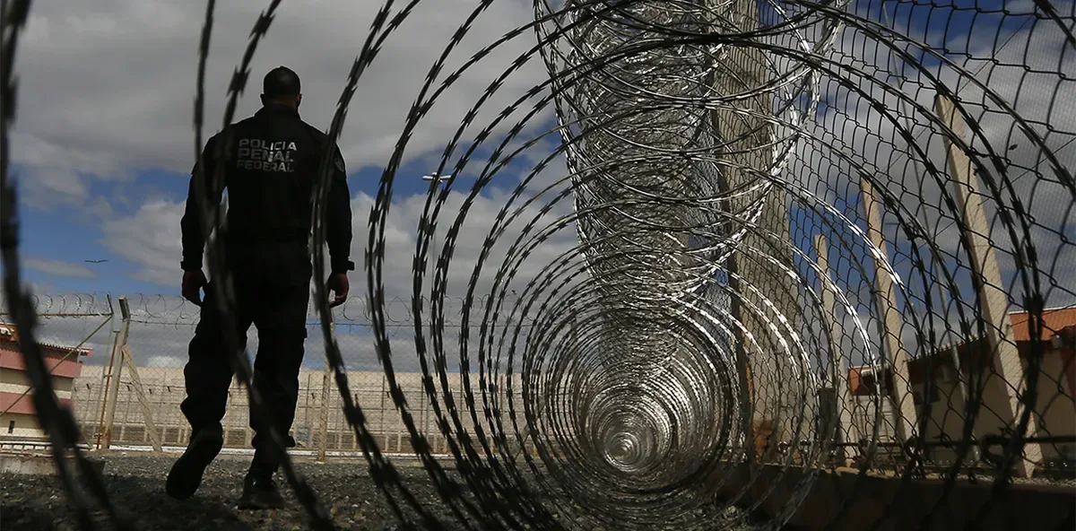 Escutas em presídio federal de Brasília revelam códigos e ameaças do crime organizado
