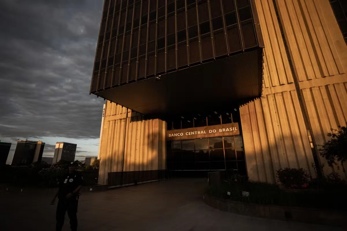 Banco Central reduz previsão de crescimento do PIB para 2026 e 2027