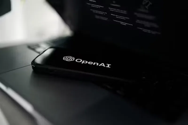 Juíza mantém atuação em processo contra OpenAI após vender ações da Microsoft