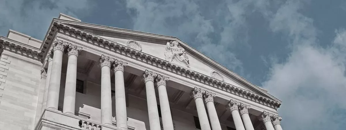 Banco da Inglaterra reduz ritmo de venda de ativos e mira carteira zerada